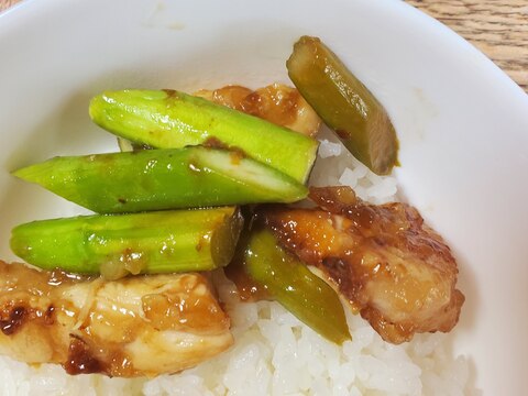 鶏むね肉とアスパラガスのオイスターソース炒め